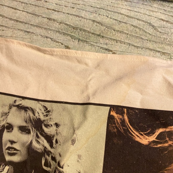 Authentic Taylor Swift wall hanging tapestry. & book. - Picture 8 of 14